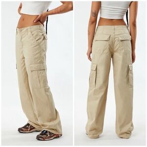 Levi’s ‘94 Baggy Cargo Pants NWT Women’s size 32 x 30 Loose Fit Khakis